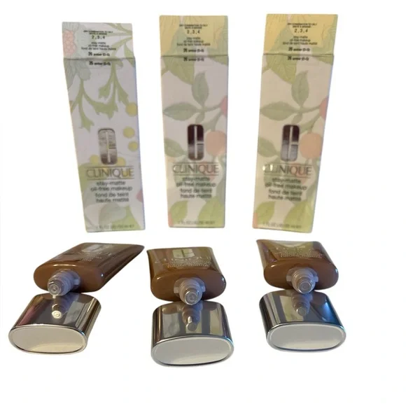 NIB SEALED 3 CLINIQUE STAY MATTE OIL FREE MAKEUP. SHADE: 26 AMBER D-G - Picture 2 of 3